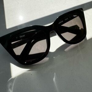 Quay cat eye style sunglasses. Black